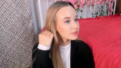 Snapshot of fletahargenrader chatting on 17, 11, 2025 Amina online show from 17, 11, 2025