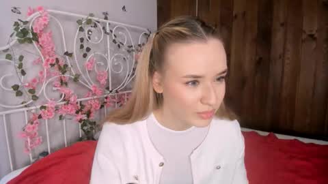 Snapshot of fletahargenrader chatting on 28, 11, 2025 Amina online show from 28, 11, 2025