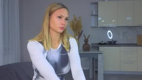 Doloras online show from 2, 10, 2025