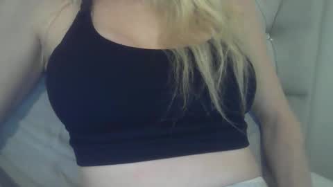 Snapshot of flirtybabe26 chatting on 13, 10, 2025 flirtybabe26 online show from 13, 10, 2025