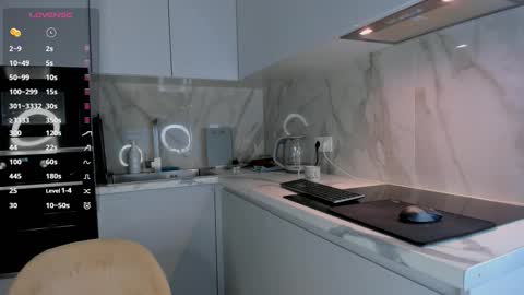 Snapshot of flirtykitty_ chatting on 17, 9, 2025 Emely online show from 17, 9, 2025