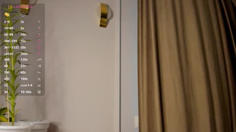 Snapshot of flirtykitty_ chatting on 29, 10, 2025 Emely online show from 29, 10, 2025