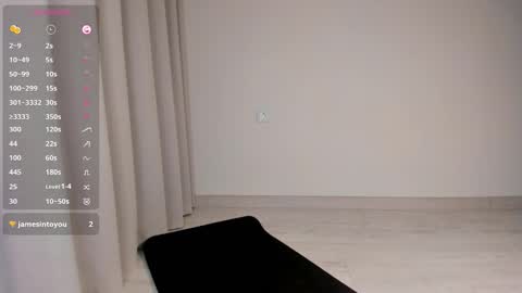 Snapshot of flirtykitty_ chatting on 21, 11, 2025 Emely online show from 21, 11, 2025