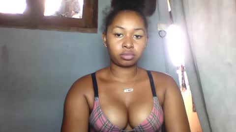 florencia011 online show from 23, 2, 2025