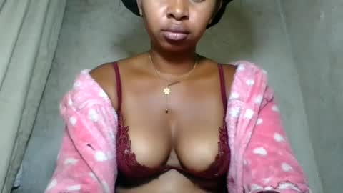 Snapshot of florencia011 chatting on 21, 6, 2026 florencia011 online show from 21, 6, 2026