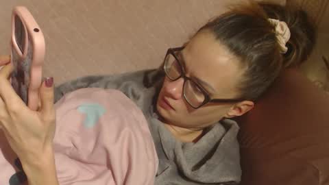 Snapshot of flowercandydoll chatting on 4, 12, 2025 say meow and send tip online show from 4, 12, 2025