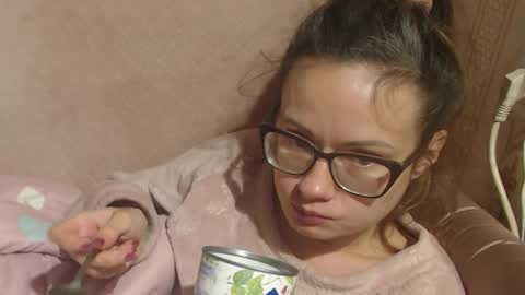 Snapshot of flowercandydoll chatting on 18, 12, 2025 say meow and send tip online show from 18, 12, 2025