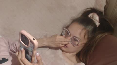 say meow and send tip  online show from 16, 4, 2026