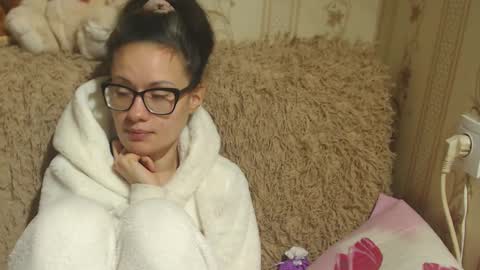 say meow and send tip  online show from 25, 12, 2024