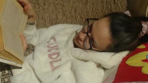 say meow and send tip  online show from 16, 1, 2025