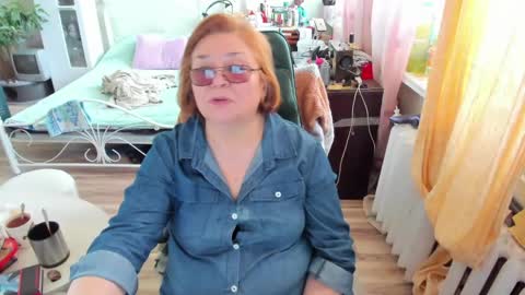 Snapshot of flowerlover8 chatting on 23, 4, 2026 Flowerlower online show from 23, 4, 2026