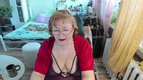 Snapshot of flowerlover8 chatting on 29, 4, 2026 Flowerlower online show from 29, 4, 2026