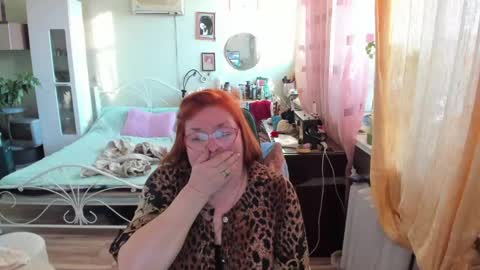 Snapshot of flowerlover8 chatting on 16, 5, 2026 Flowerlower online show from 16, 5, 2026