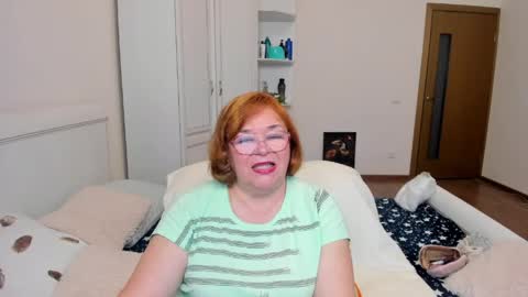 Snapshot of flowerlover8 chatting on 24, 5, 2026 Flowerlower online show from 24, 5, 2026