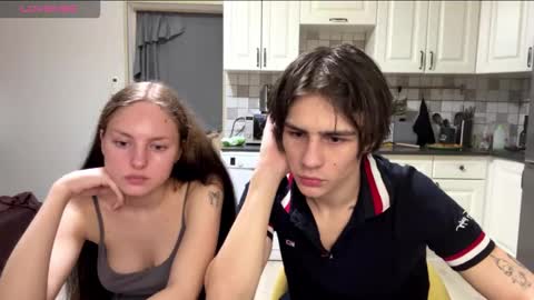 flowerscouple online show from 25, 3, 2026