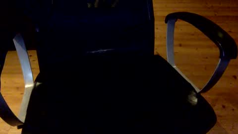 Snapshot of flowmover chatting on 4, 3, 2025 flowmover online show from 4, 3, 2025