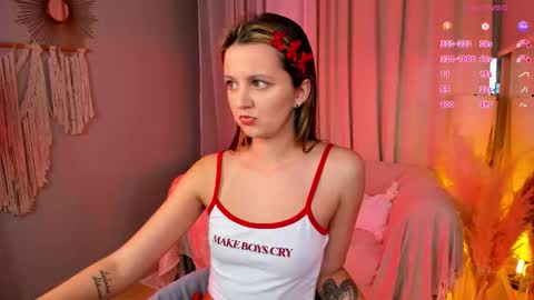 Snapshot of fluffy_waffles chatting on 12, 11, 2025 LilLisa online show from 12, 11, 2025