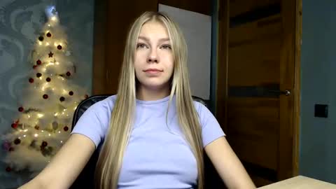 Snapshot of fofhcf chatting on 17, 1, 2025 Molli  Ready for any play with you. Hottest show in pvt  Help a student earn big tokens  online show from 17, 1, 2025