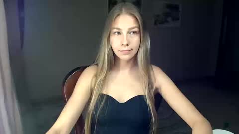 Snapshot of fofhcf chatting on 10, 10, 2025 Molli  Ready for any play with you. Hottest show in pvt  Help a student earn big tokens  online show from 10, 10, 2025