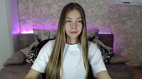 Snapshot of fofhcf chatting on 23, 11, 2025 Molli Ready for any play with you. Hottest show in pvt Help a student earn big tokens online show from 23, 11, 2025