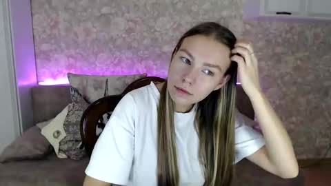 Snapshot of fofhcf chatting on 26, 11, 2025 Molli Ready for any play with you. Hottest show in pvt Help a student earn big tokens online show from 26, 11, 2025