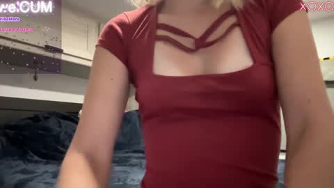 Snapshot of foreverkinkyy chatting on 3, 12, 2024 Elaine online show from 3, 12, 2024