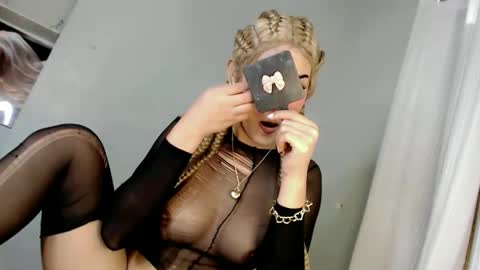 Snapshot of forget_me_not69 chatting on 29, 10, 2025 KHATRINA STACIE MARIE online show from 29, 10, 2025