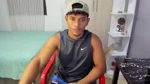 Snapshot of fox_evans chatting on 21, 10, 2025 Fox online show from 21, 10, 2025