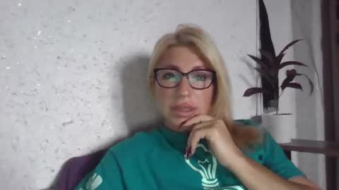 fox_red_lady7 online show from 2, 10, 2025