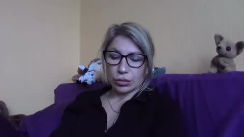 fox_red_lady7 online show from 6, 2, 2026