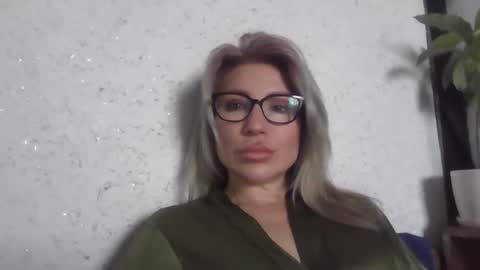 fox_red_lady7 online show from 31, 3, 2026