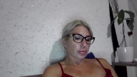 fox_red_lady7 online show from 25, 6, 2026