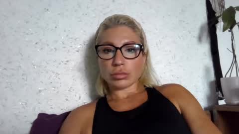 fox_red_lady7 online show from 8, 7, 2026