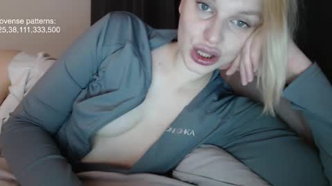 i am your baby Alien  online show from 13, 11, 2025