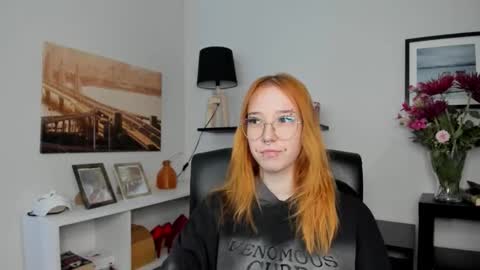 Snapshot of foxsonya chatting on 18, 5, 2026 Sonya online show from 18, 5, 2026