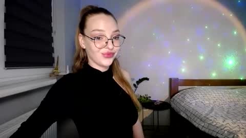 Snapshot of foxxialice chatting on 23, 11, 2025 foxxialice online show from 23, 11, 2025