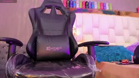 Foxxy  online show from 16, 7, 2026