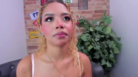Snapshot of foxy__karla chatting on 28, 5, 2026 Karla online show from 28, 5, 2026