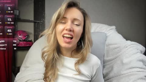 Snapshot of foxy_blond chatting on 31, 1, 2025 Foxy online show from 31, 1, 2025