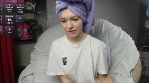Snapshot of foxy_blond chatting on 25, 2, 2025 Foxy online show from 25, 2, 2025