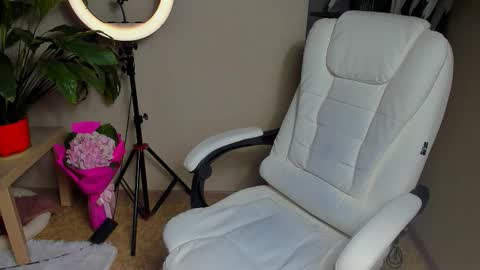 Snapshot of foxy_blond chatting on 6, 10, 2025 Foxy online show from 6, 10, 2025