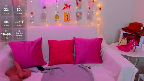 Snapshot of foxy_ginger_ chatting on 18, 5, 2026 Angelica online show from 18, 5, 2026