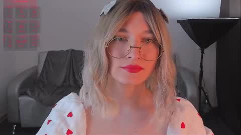 Snapshot of foxy_jpg chatting on 21, 1, 2025 Sue online show from 21, 1, 2025