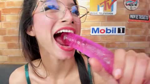 Loren online show from 4, 3, 2026