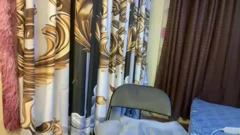 Snapshot of foxy_shantal chatting on 19, 11, 2025 foxy_shantal online show from 19, 11, 2025