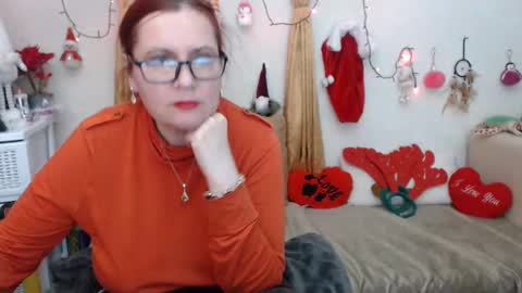 Snapshot of foxydesiree chatting on 4, 1, 2025 foxydesiree online show from 4, 1, 2025