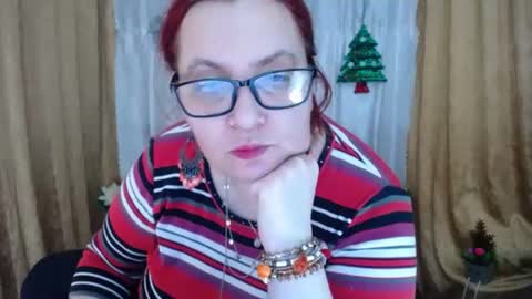 Snapshot of foxydesiree chatting on 13, 1, 2026 foxydesiree online show from 13, 1, 2026