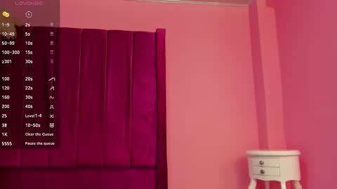Snapshot of foxyhillx chatting on 18, 12, 2025 foxyhillx online show from 18, 12, 2025
