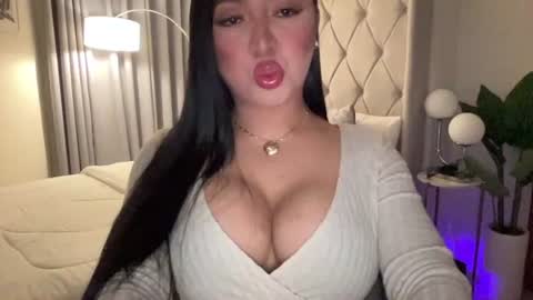 Snapshot of foxyluscious chatting on 12, 1, 2025 Ms Celeste Anne online show from 12, 1, 2025