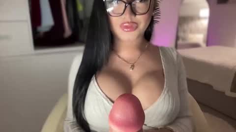 Snapshot of foxyluscious chatting on 20, 9, 2025 Ms Celeste Anne online show from 20, 9, 2025